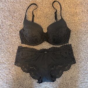 Elegant Black Lace Bra and Panty Set